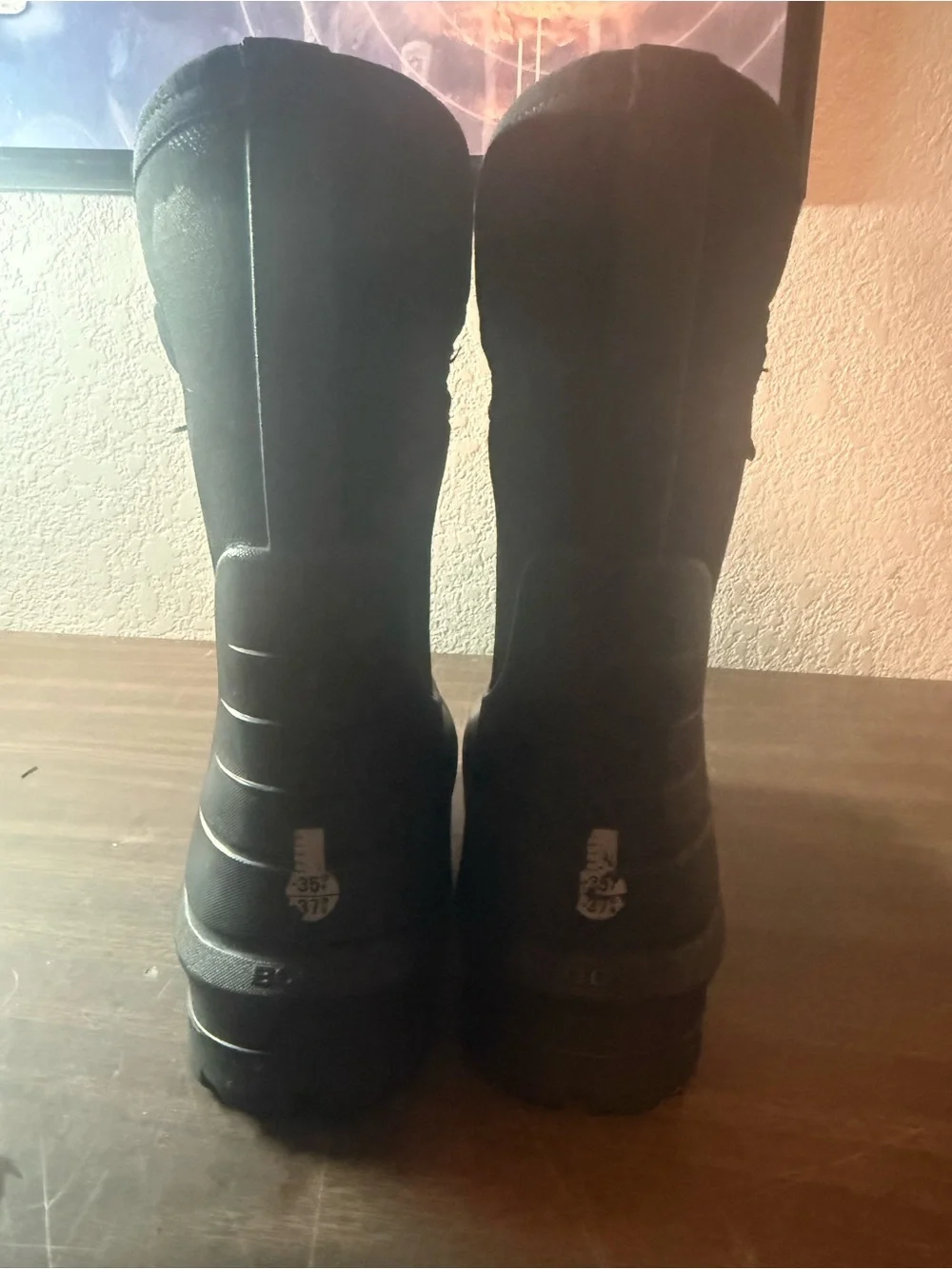 Bogs Neo Classic Mid Boot Waterproof Black Camo Women’s Size 6.5 Youth 4